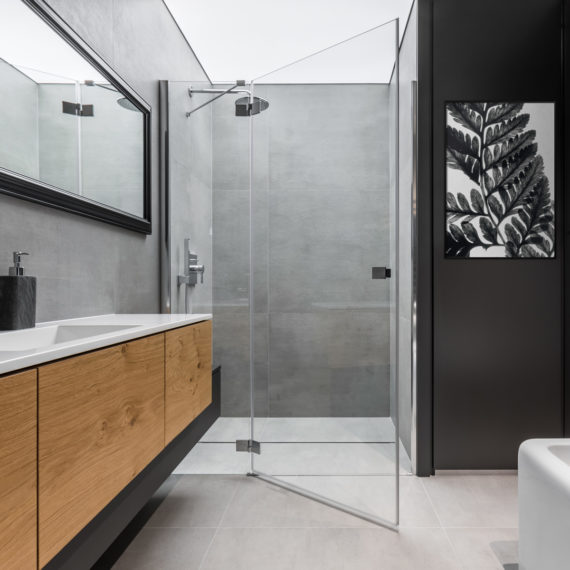 Liść czarno-biały w łazience